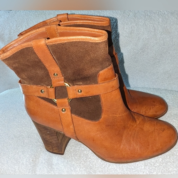 Lauren Ralph Lauren Dylan suede and leather mid heel boots. Size 8.5 - Picture 3 of 15